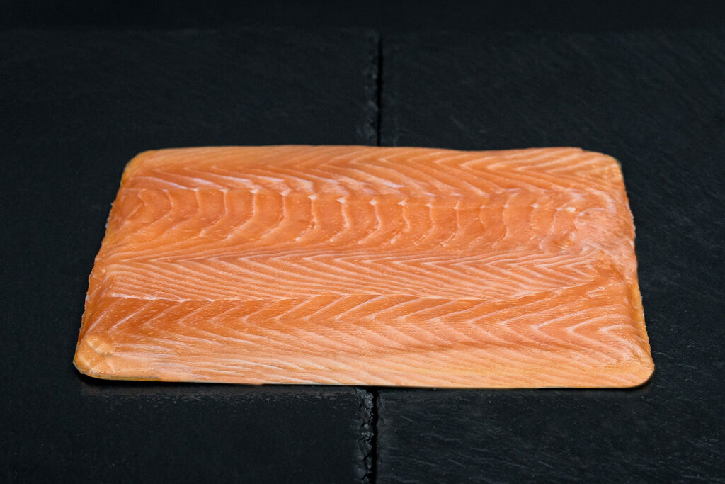 SWISS LACHS Rouleau de concombre 5 Geraeucherter Lachs 200g 1500x1000 - SWISS LACHS Alpiner Lachs