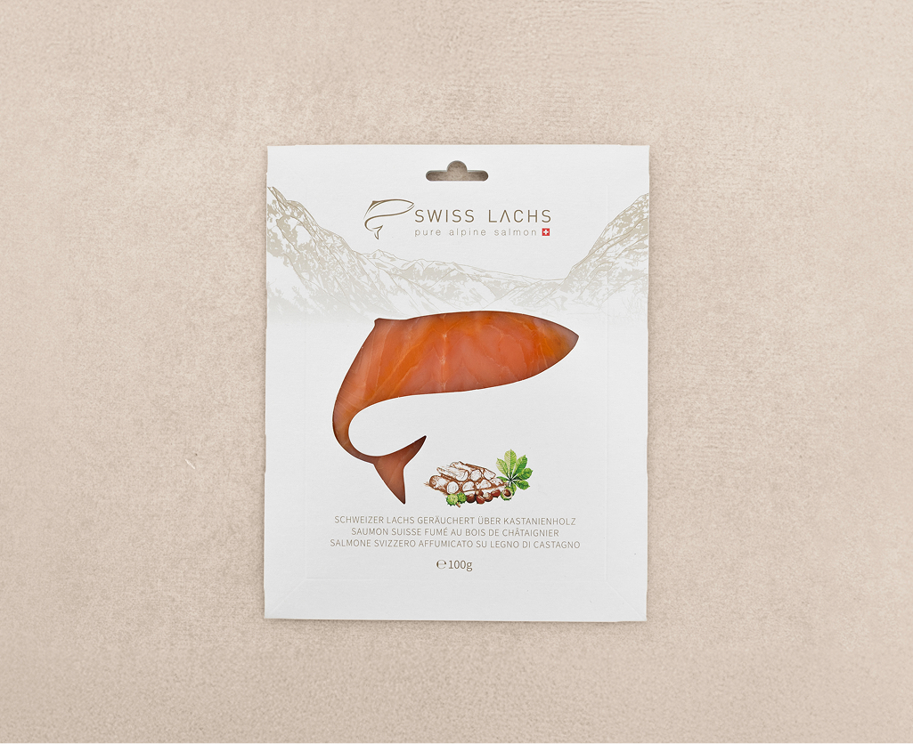 Filet de saumon fumé sur bois de châtaignier