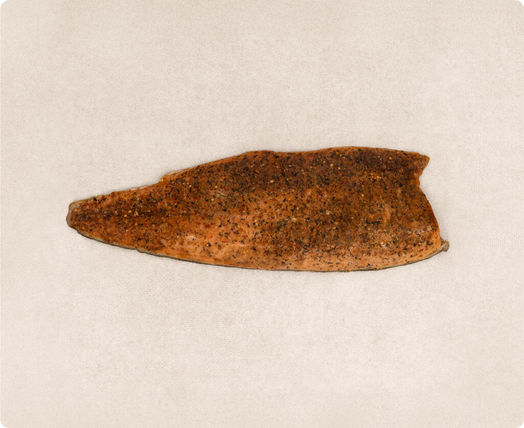 Côté de saumon fumé à chaud aux épices cajun